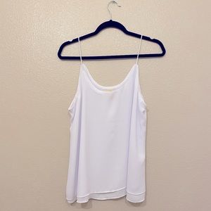 Women’s white top